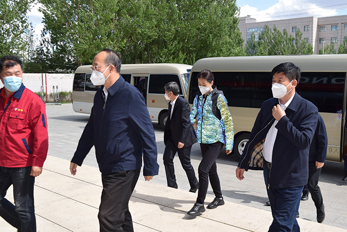 吉林省委常委、常务副省长吴靖平莅临九游会J9生产基地督导调研